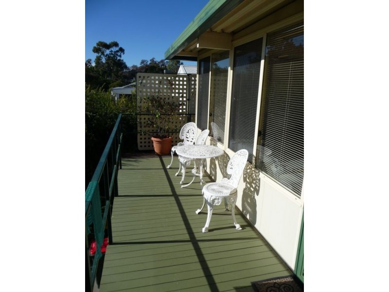 7 ROBERTSON AVENUE, Moree NSW 2400