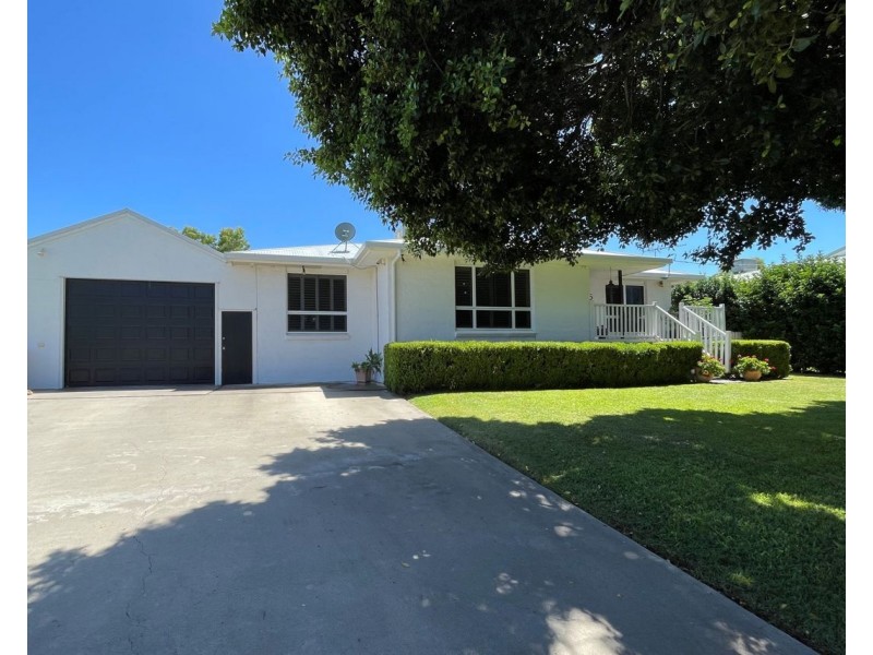 5 ROBERTSON AVENUE, Moree NSW 2400