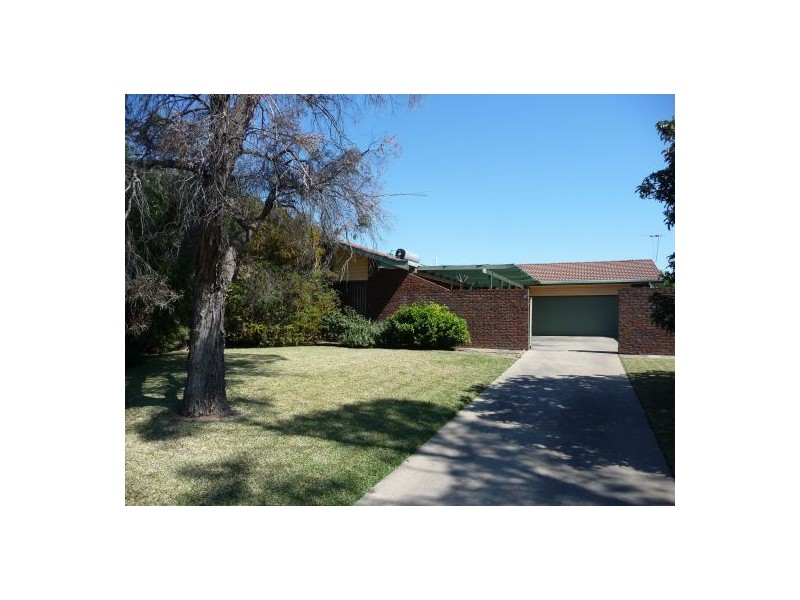 8 ALLAMBIE PLACE, Moree NSW 2400
