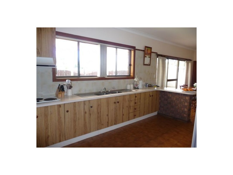 8 ALLAMBIE PLACE, Moree NSW 2400
