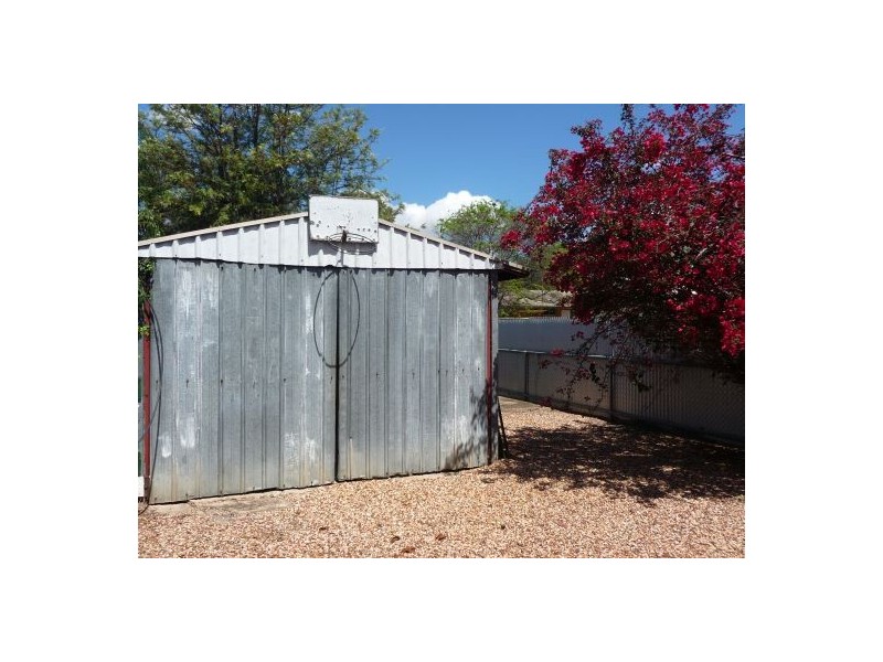 11 LUCKSALL STREET, Moree NSW 2400
