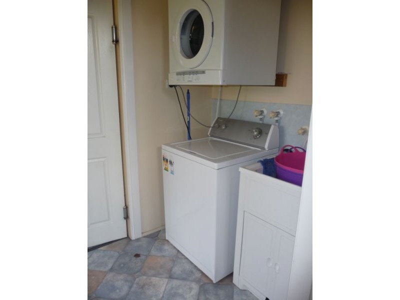 27 MEDGUN STREET, Ashley NSW 2400