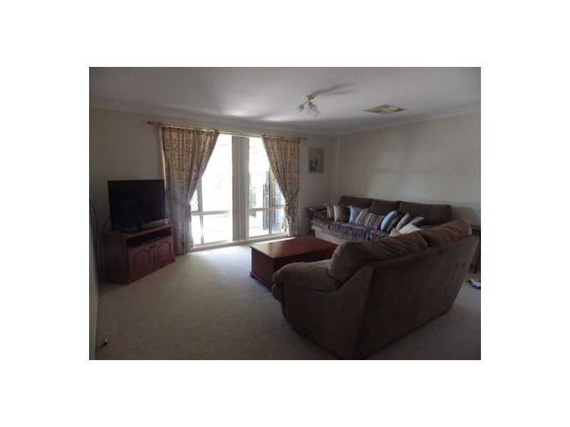 8 JACARANDA DRIVE, Moree NSW 2400