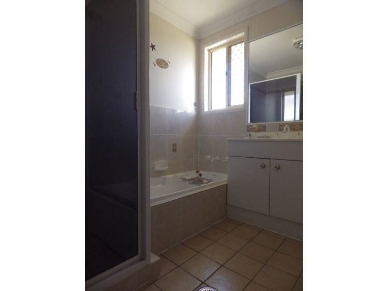 8 JACARANDA DRIVE, Moree NSW 2400