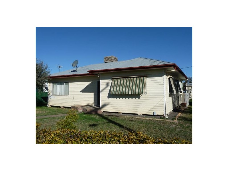 2 Menadool Road, Moree NSW 2400