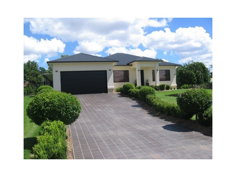 10 Waratah Street, Moree NSW 2400
