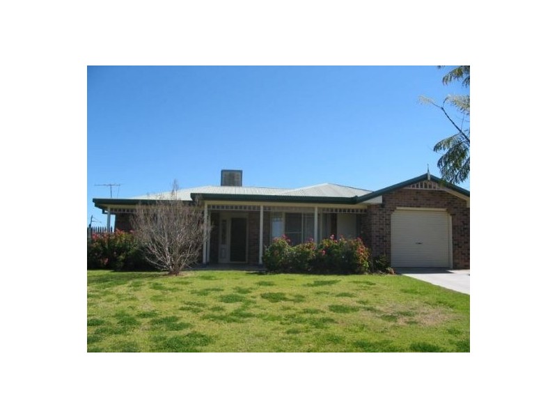 7 Willow Place, Moree NSW 2400