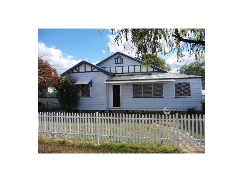 27 Dover Street, Moree NSW 2400