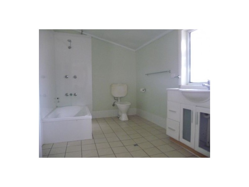 27 Dover Street, Moree NSW 2400