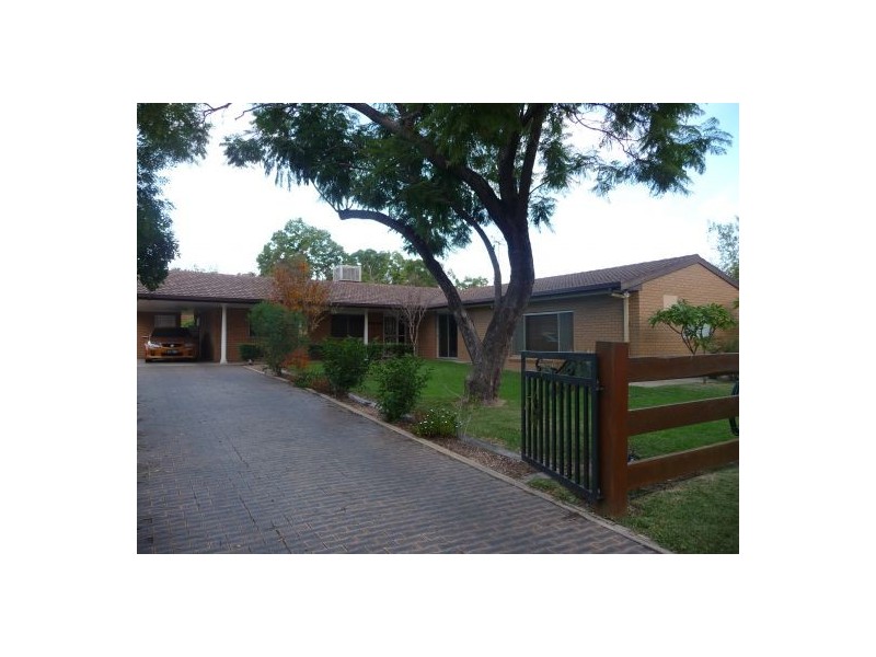 6 Merindah Avenue, Moree NSW 2400