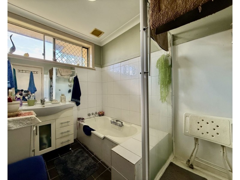 8 Delander Crescent, Moree NSW 2400