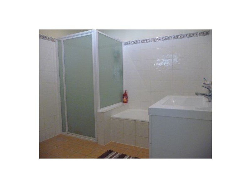 16 Donald Lane, Moree NSW 2400