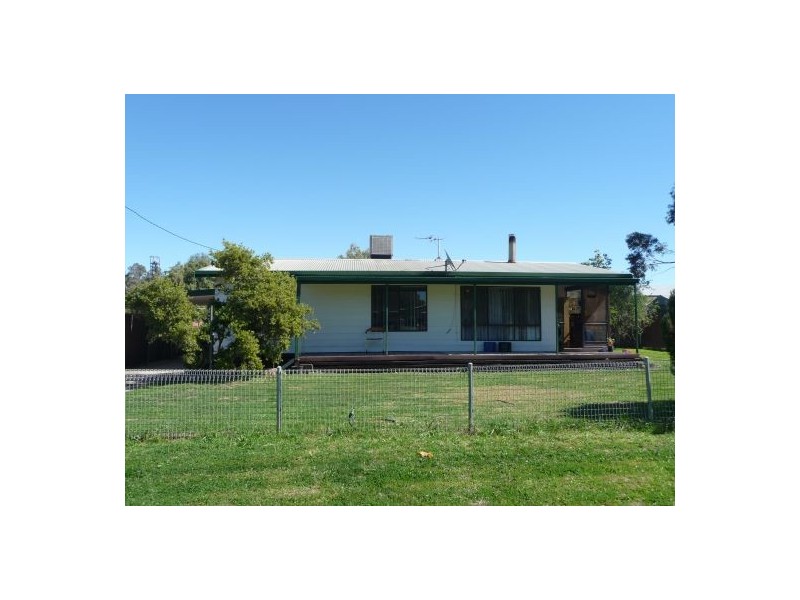 25 Yarren Street, Bellata NSW 2397