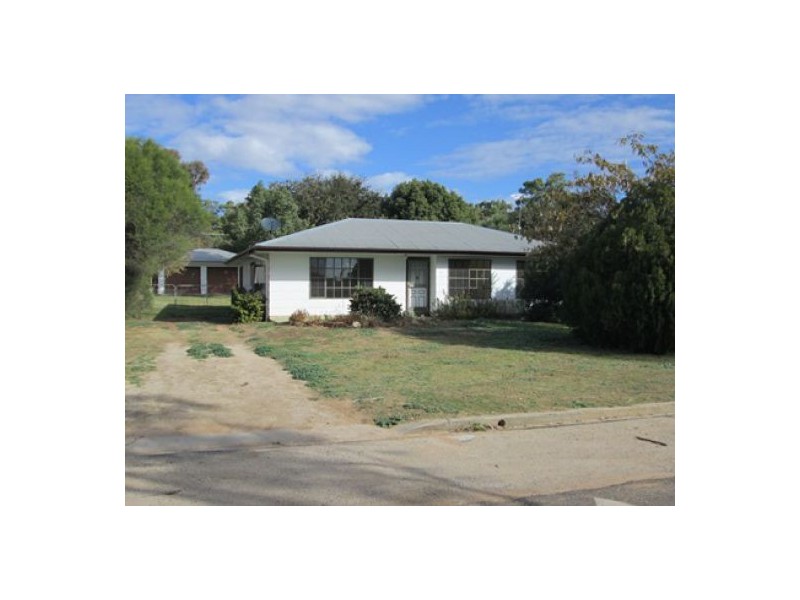 27 Stewart Avenue, Warialda NSW 2402