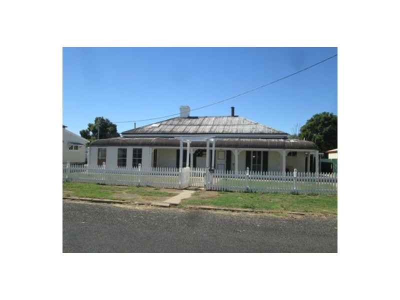 32 Mackenzie Street, Moree NSW 2400