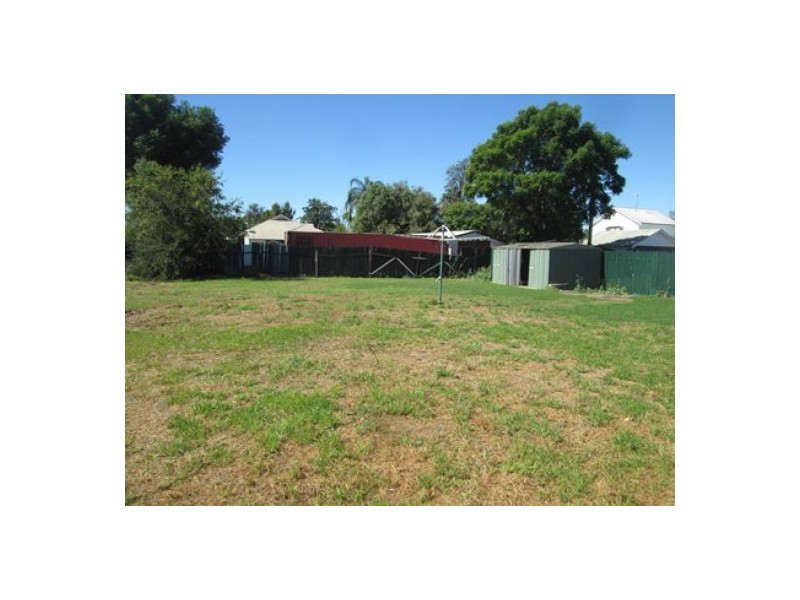 32 Mackenzie Street, Moree NSW 2400