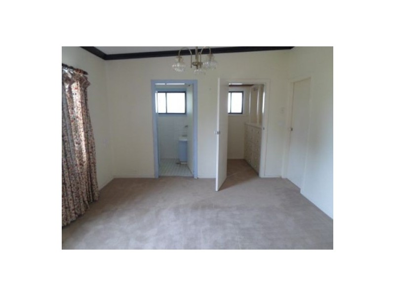 32 Mackenzie Street, Moree NSW 2400