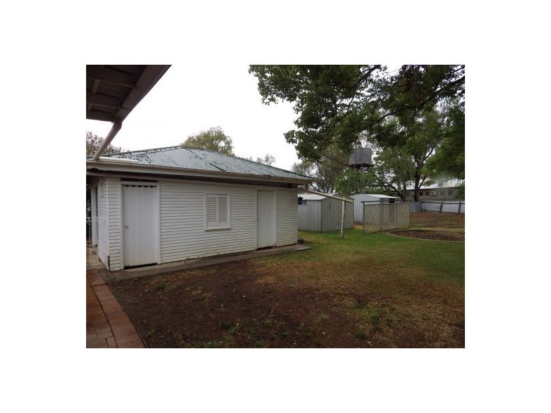 6 Webb Avenue, Moree NSW 2400