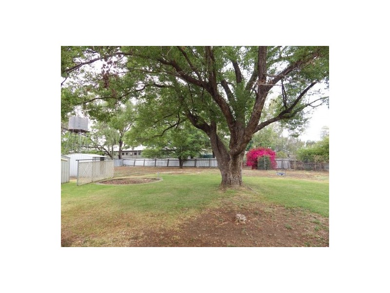 6 Webb Avenue, Moree NSW 2400