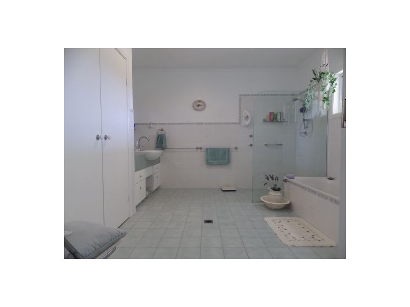 “KINNEIL” BENDYGLEET ROAD, Moree NSW 2400