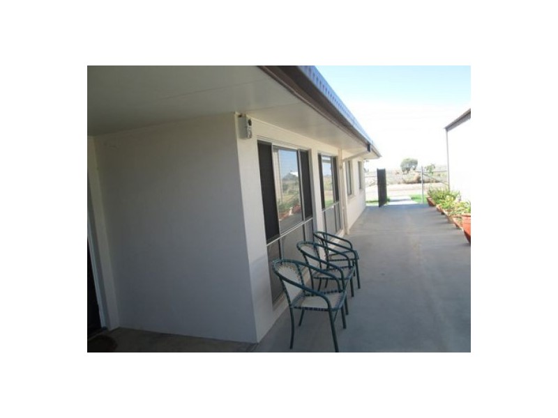 2 Bullus Drive, Moree NSW 2400