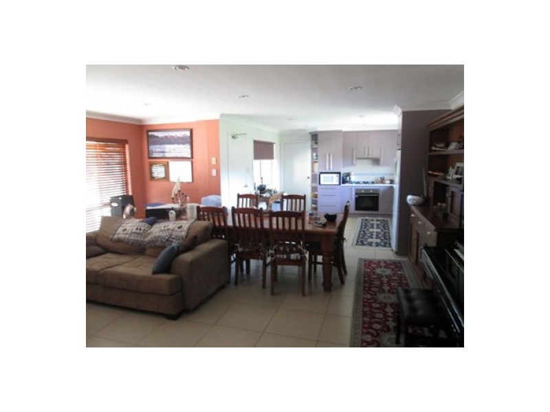 2 Bullus Drive, Moree NSW 2400