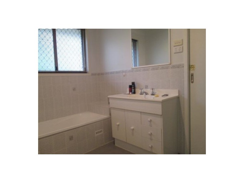 12 Loren Avenue, Moree NSW 2400