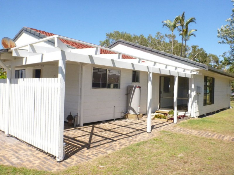 26 Marandowie Drive, Iluka NSW 2466
