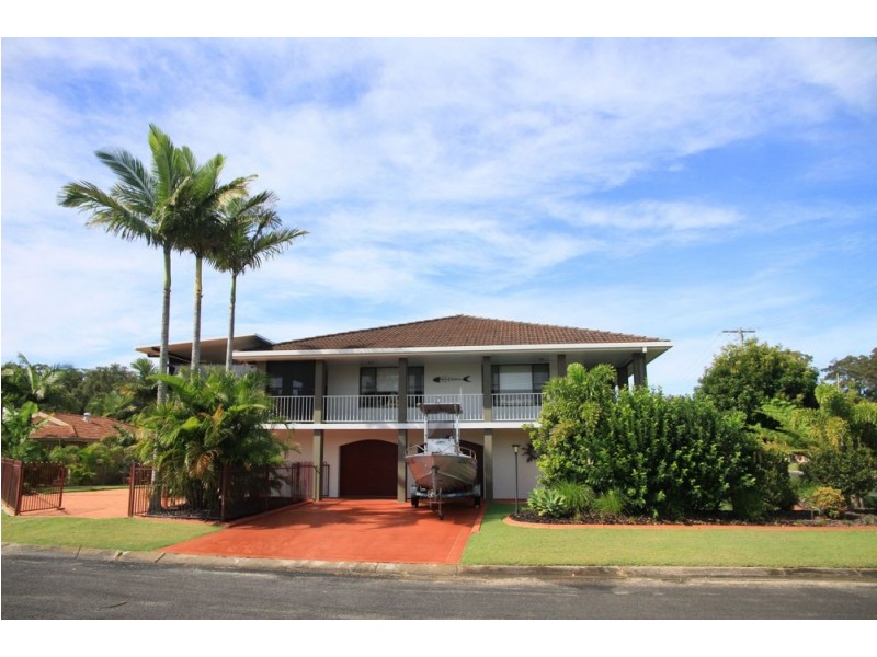 27 Loxton Avenue, Iluka NSW 2466