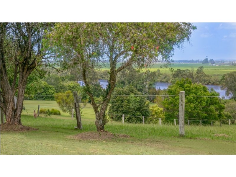25 Ibis Close, Woombah NSW 2469