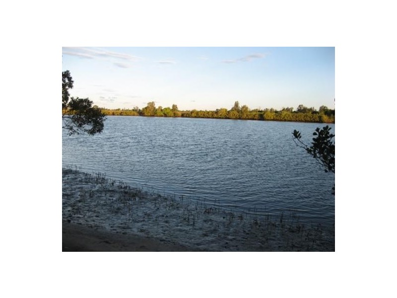 90 Adams Street, Woombah NSW 2469