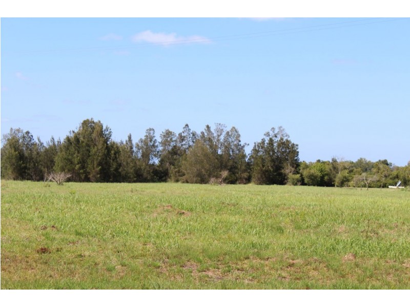 90 Adams Street, Woombah NSW 2469