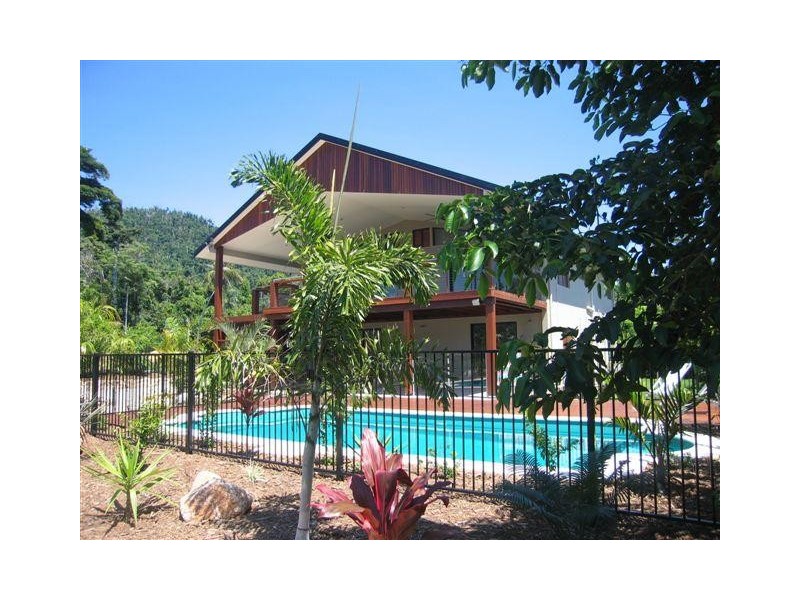 Mission Beach QLD 4852