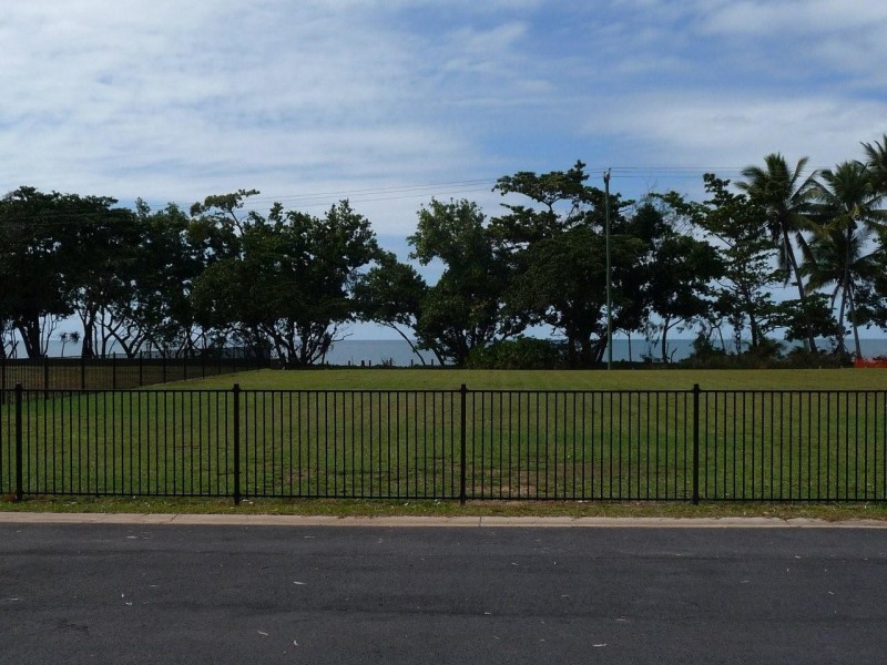 Mission Beach QLD 4852