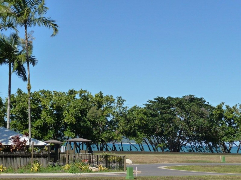 Mission Beach QLD 4852