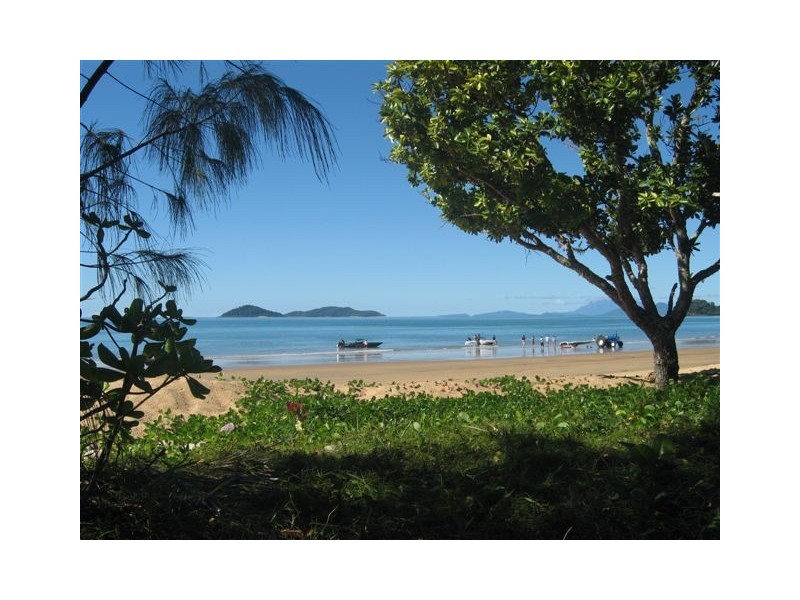 Mission Beach QLD 4852