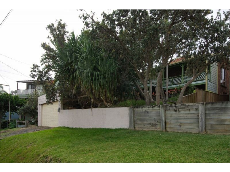67 Bluff Rd, Emerald Beach NSW 2456
