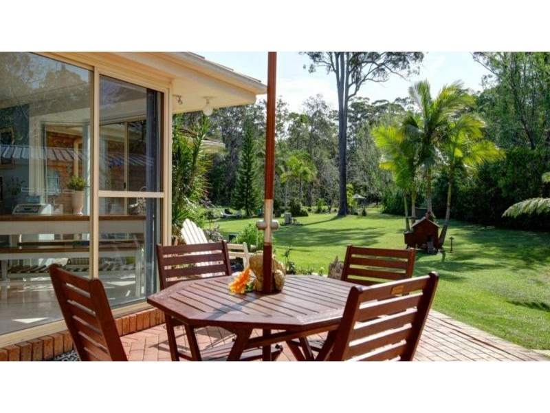 9 Hammond Road, Emerald Beach NSW 2456