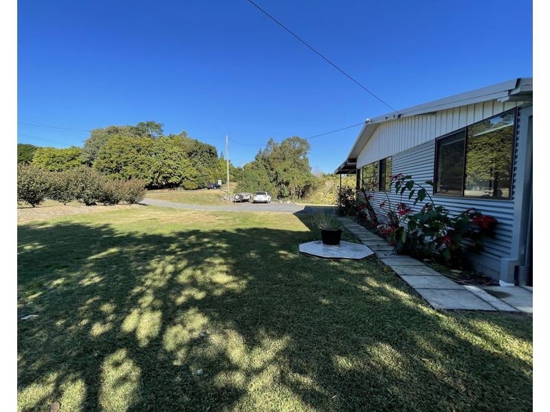 282 Pine Creek Way, Bonville NSW 2441