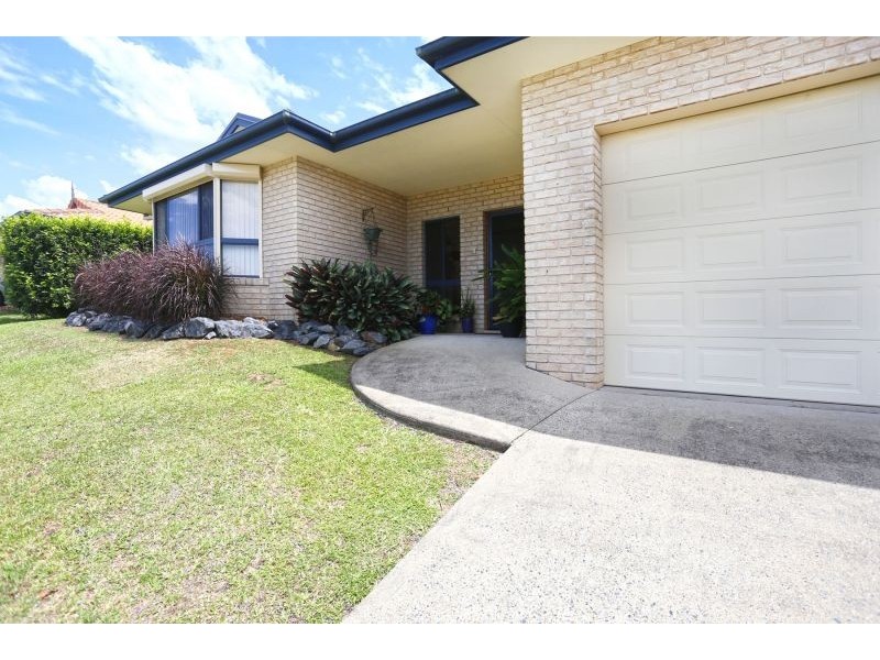 16 Celeste Pl, Bonville NSW 2441