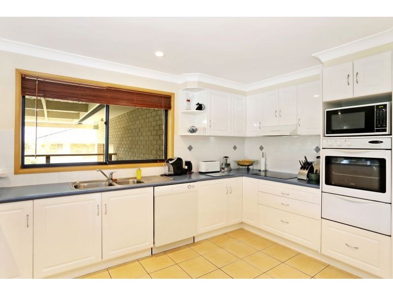 16 Celeste Pl, Bonville NSW 2441