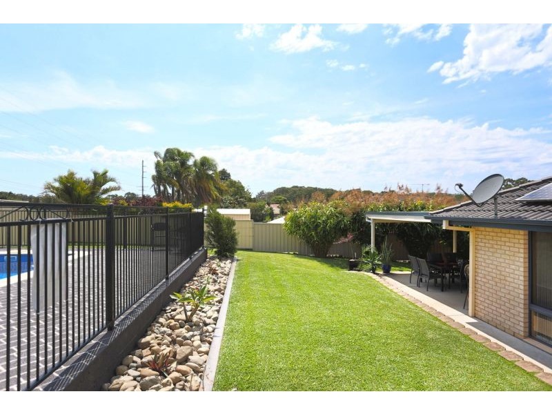 16 Celeste Pl, Bonville NSW 2441