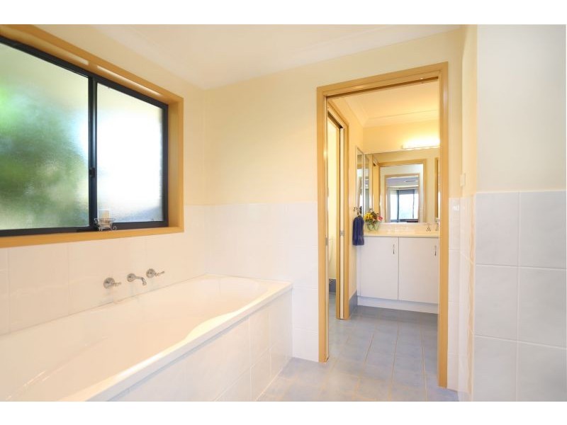 16 Celeste Pl, Bonville NSW 2441