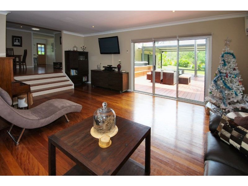 6 Lake Breeze Lane, Emerald Beach NSW 2456