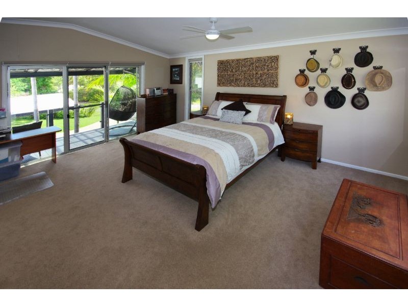 6 Lake Breeze Lane, Emerald Beach NSW 2456