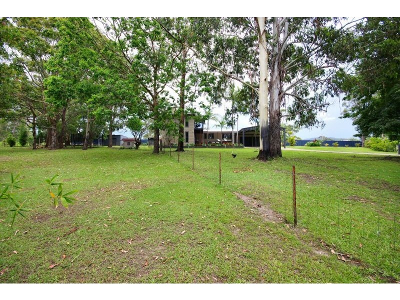 6 Lake Breeze Lane, Emerald Beach NSW 2456