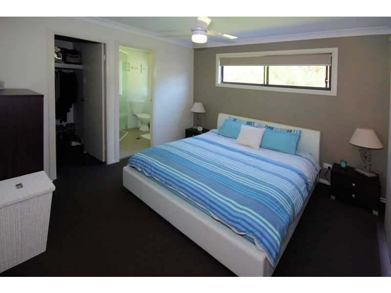 10 Berkeley Dr, Bonville NSW 2441