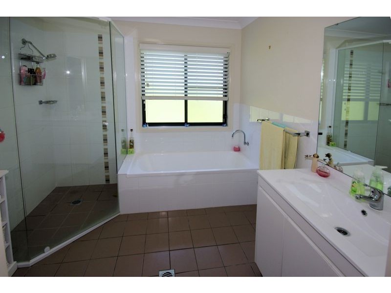 10 Berkeley Dr, Bonville NSW 2441