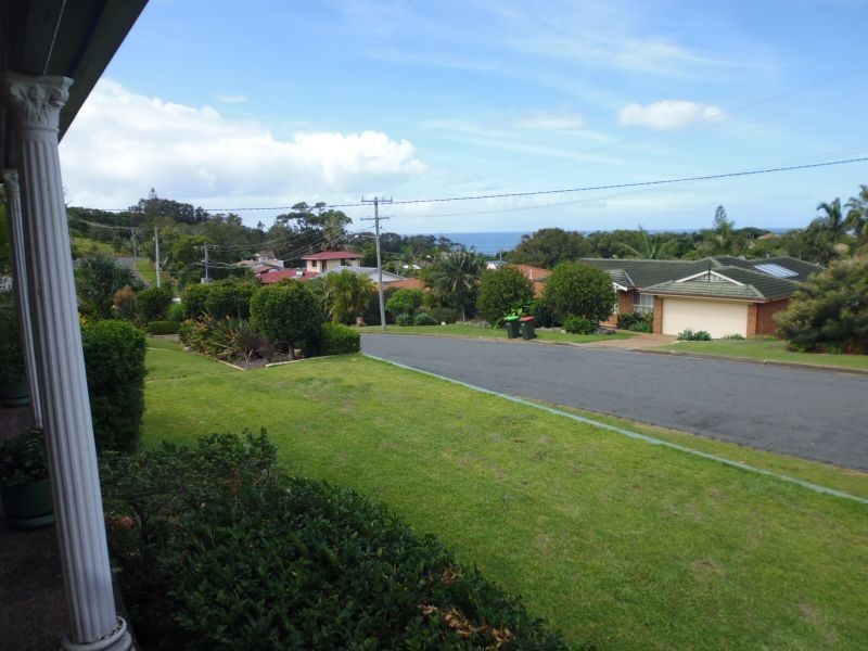 9 Canomie St, Sapphire Beach NSW 2450