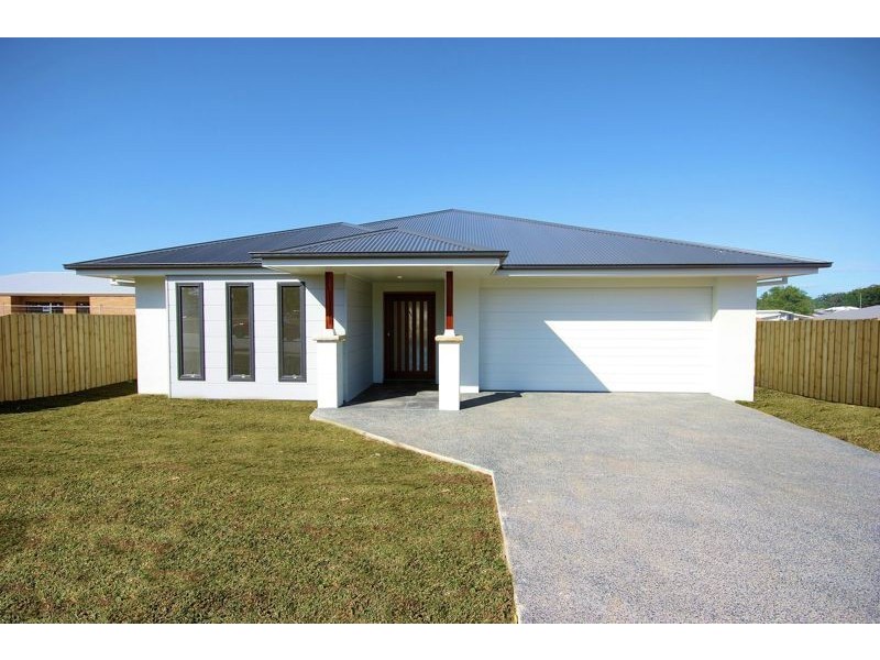 18 Water Gum Close, Sapphire Beach NSW 2450